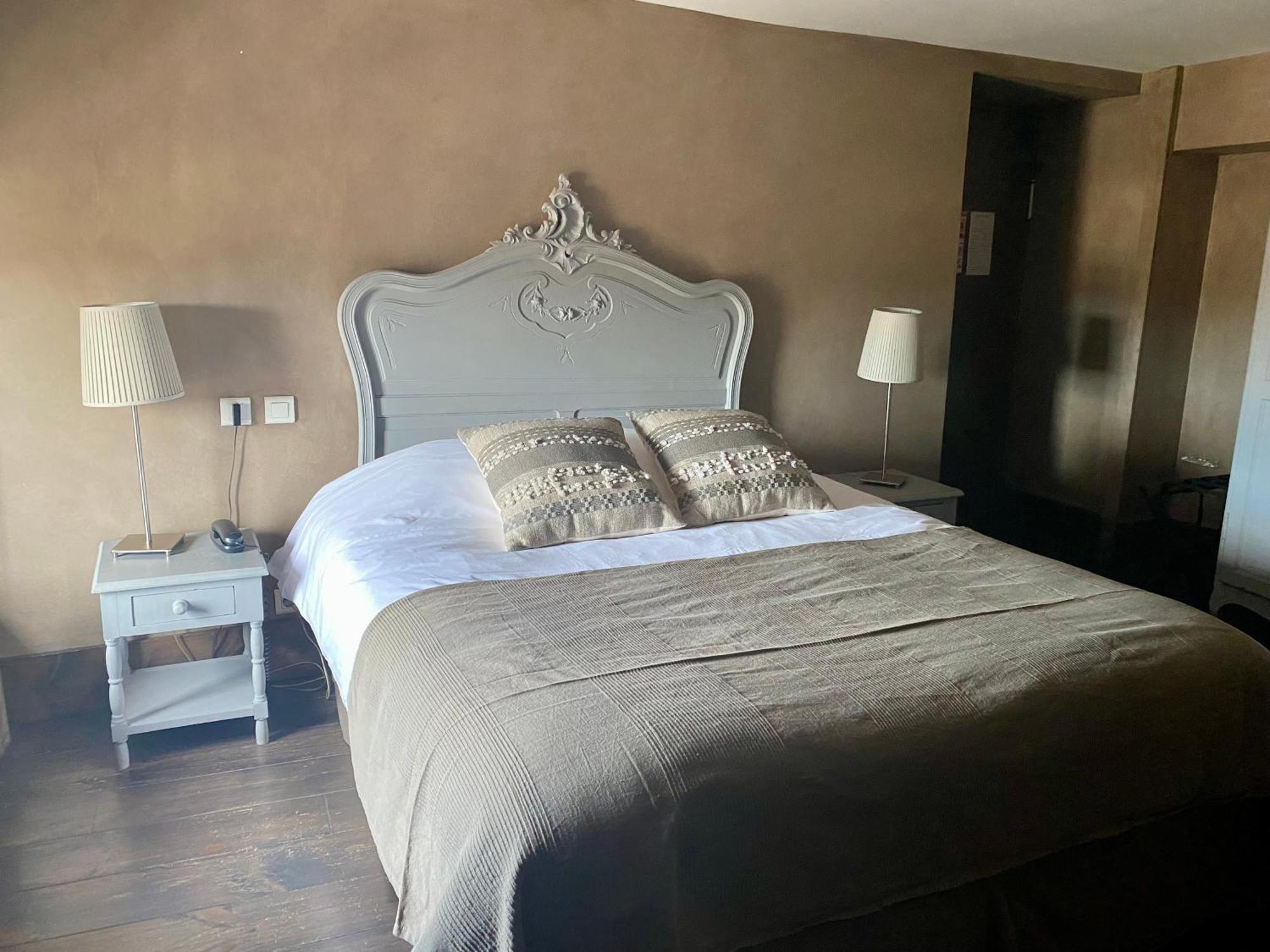 Hotel De La Tour Chatillon sur Chalaronne Bagian luar foto