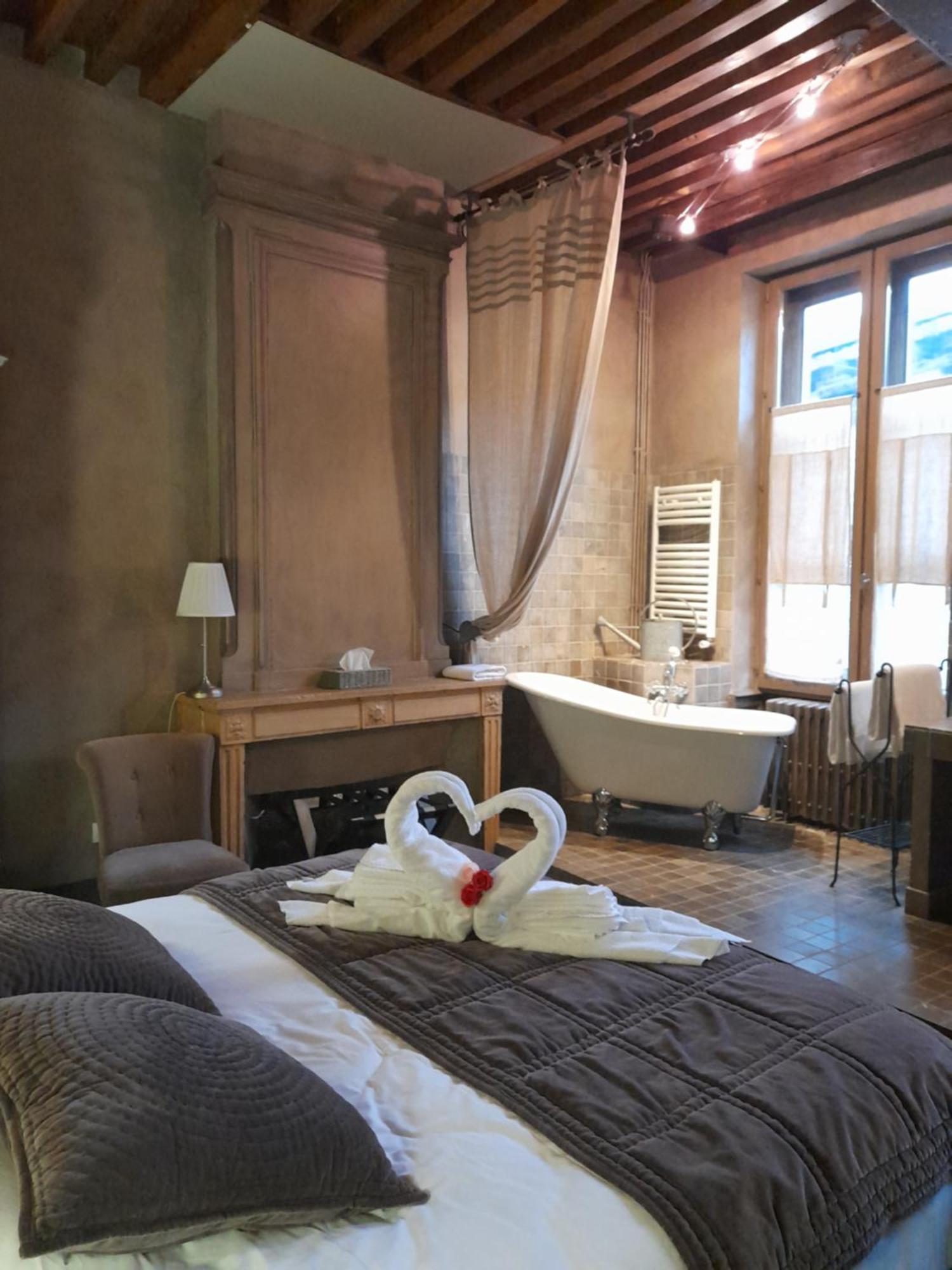Hotel De La Tour Chatillon sur Chalaronne Bagian luar foto