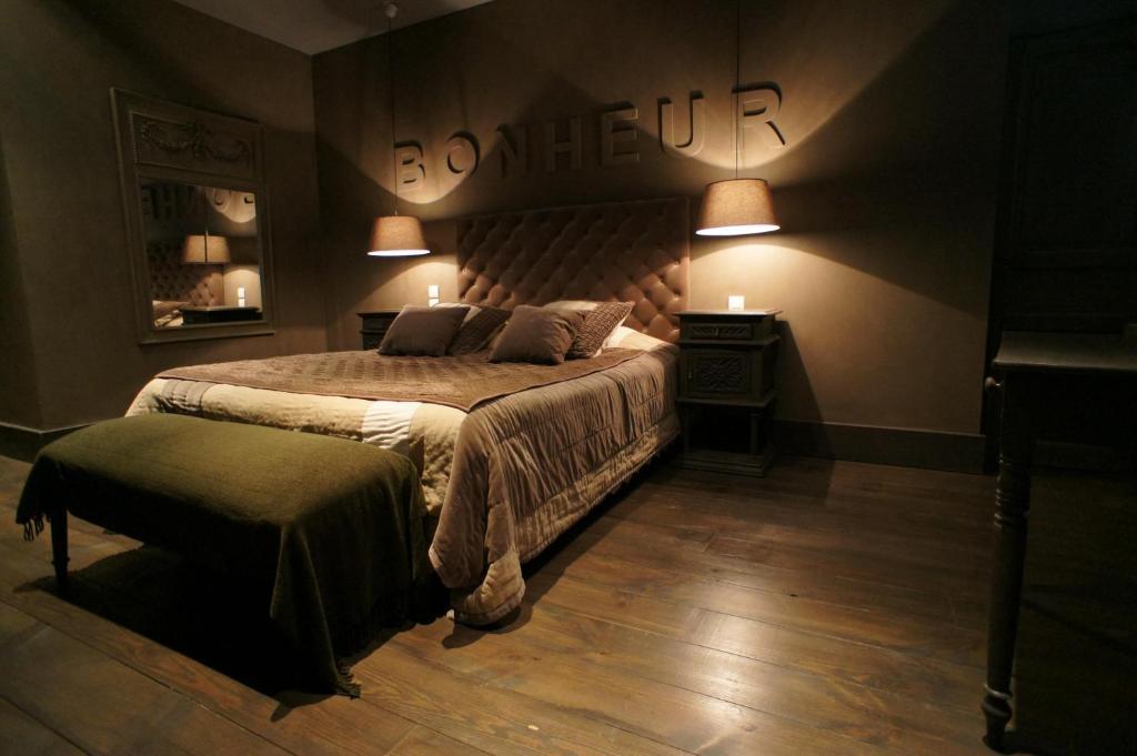 Hotel De La Tour Chatillon sur Chalaronne Bagian luar foto